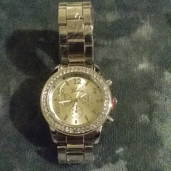 Silver Stainless steel quartz calendar watch - Picture 4 of 7